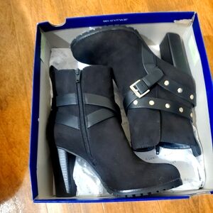 Apt 9 Black ladies boots
